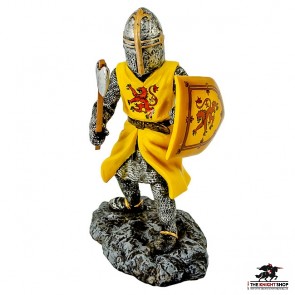 Fighting Robert the Bruce with Axe Figurine - 18cm